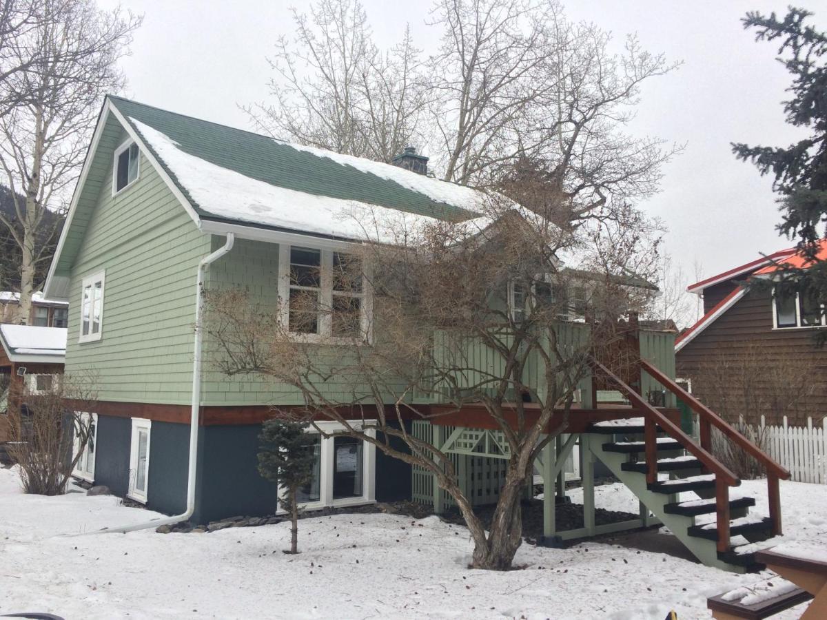 Banff Beaver Cabins ภายนอก รูปภาพ