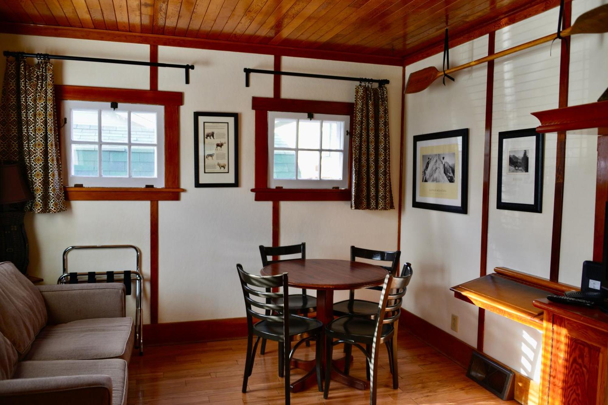 Banff Beaver Cabins ภายนอก รูปภาพ