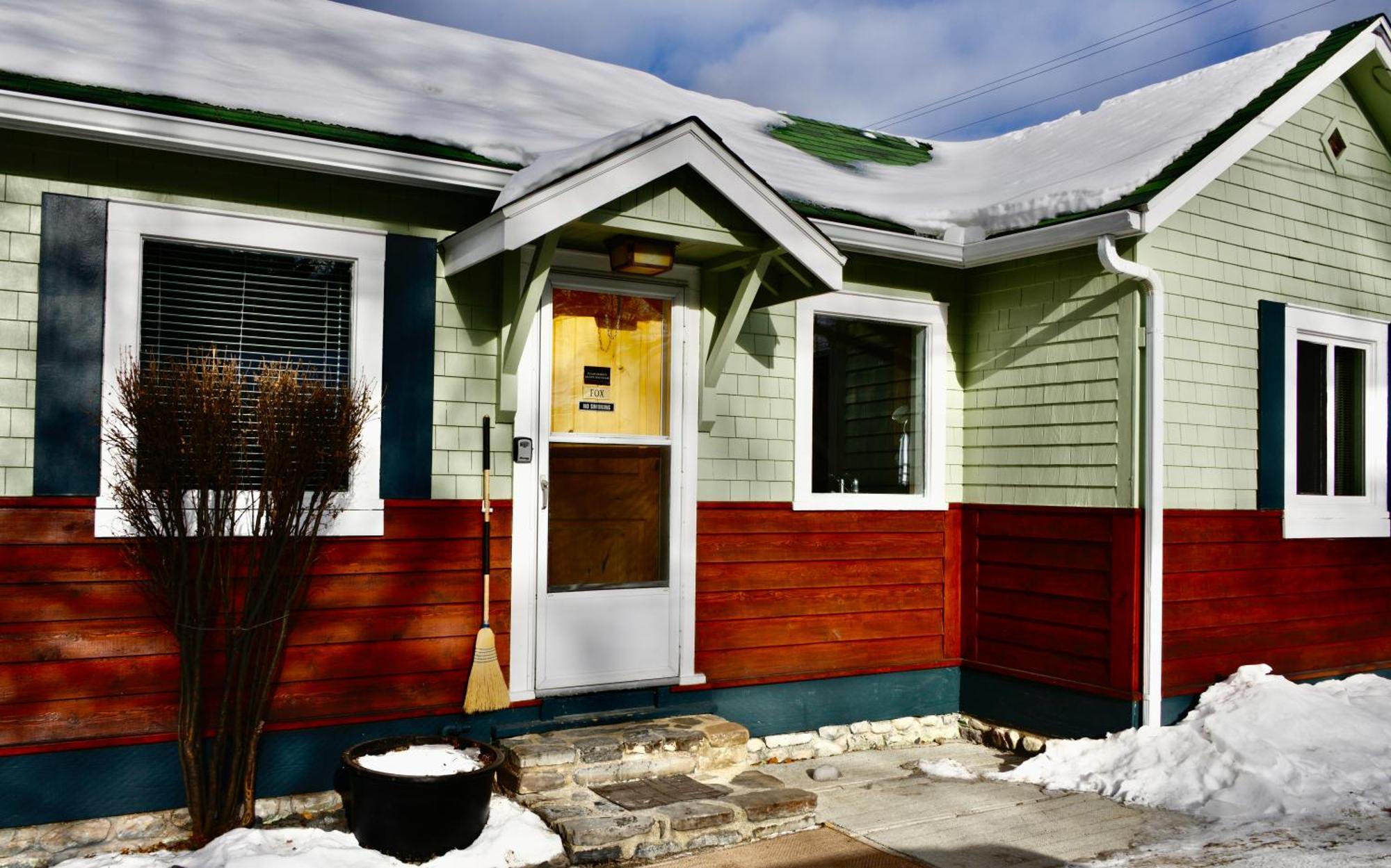 Banff Beaver Cabins ภายนอก รูปภาพ